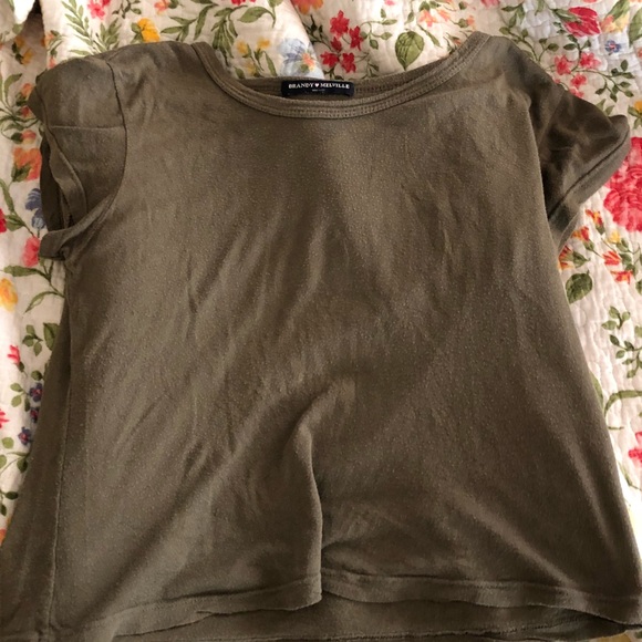 Brandy Melville tee - Picture 2 of 3